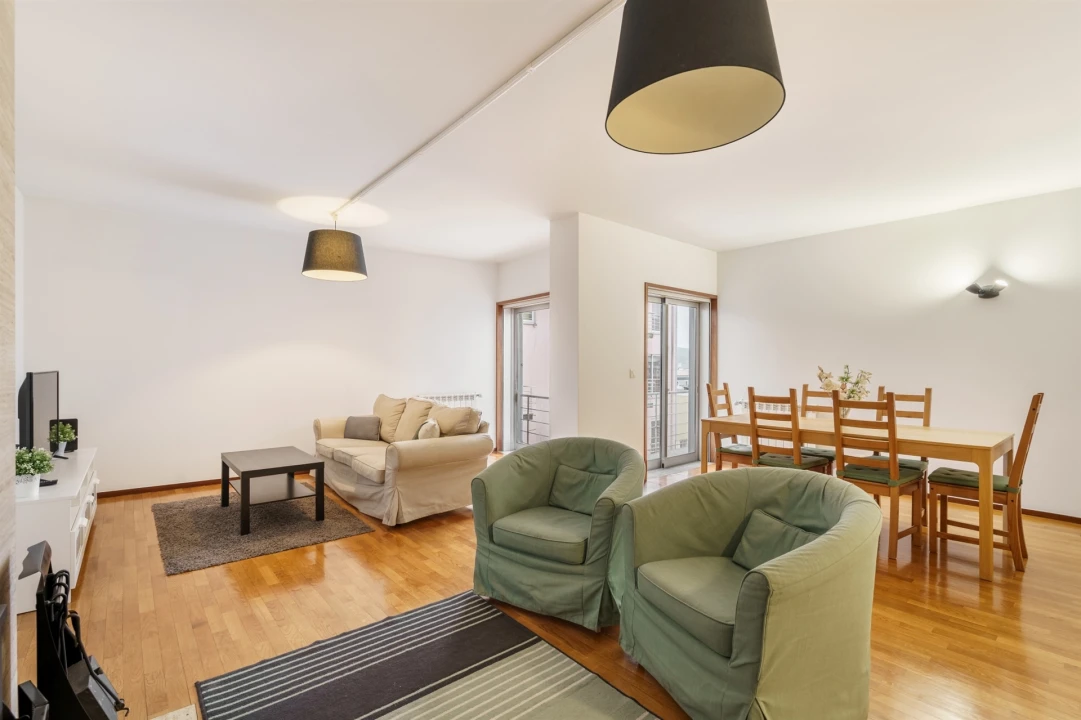 Apartamento T2 para Arrendamento férias em Braga (Maximinos, Sé e Cividade) Foto 17