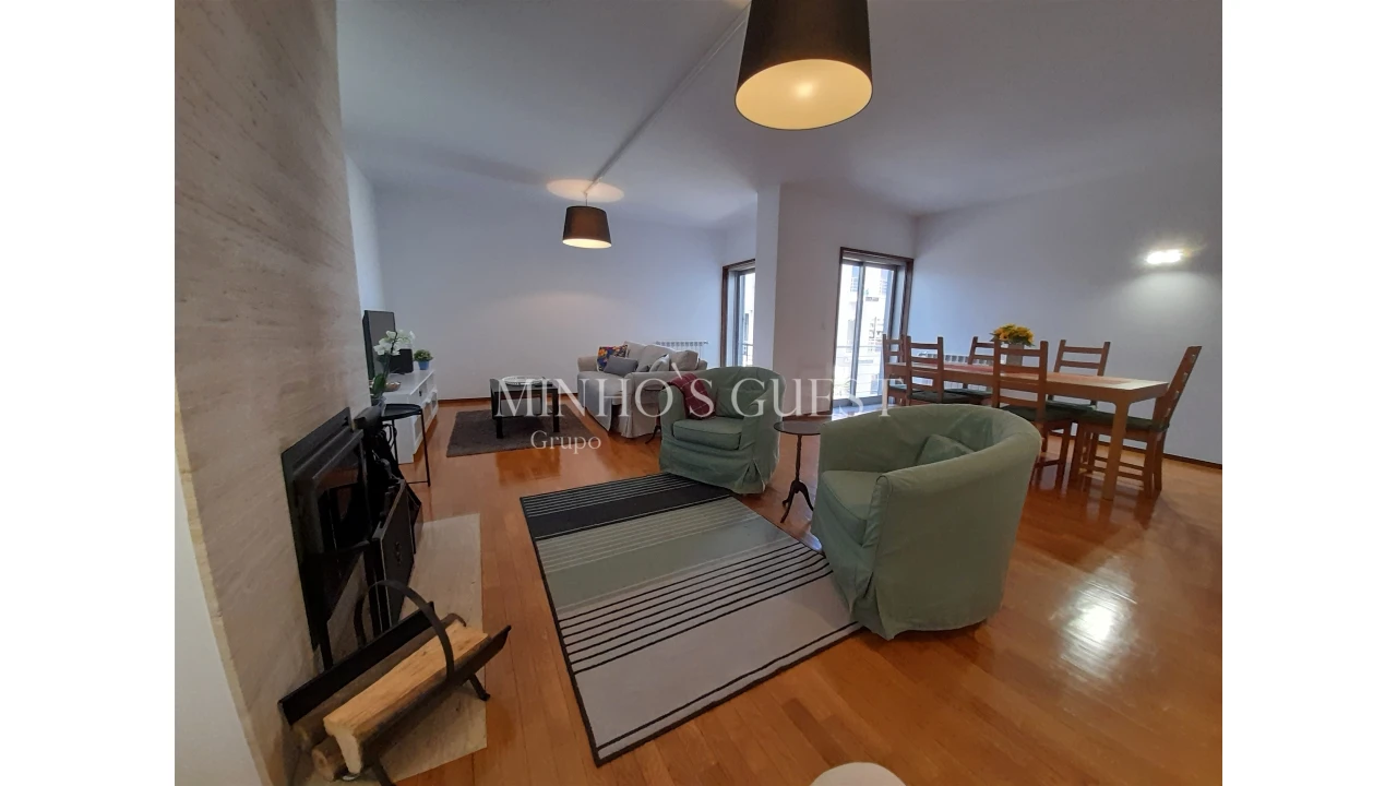 Apartamento T2 para Arrendamento férias em Braga (Maximinos, Sé e Cividade) Foto 23