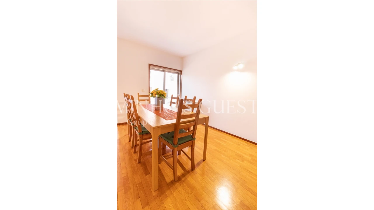 Apartamento T2 para Arrendamento férias em Braga (Maximinos, Sé e Cividade) Foto 16