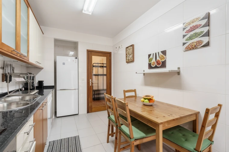 Apartamento T2 para Arrendamento férias em Braga (Maximinos, Sé e Cividade) Foto 19