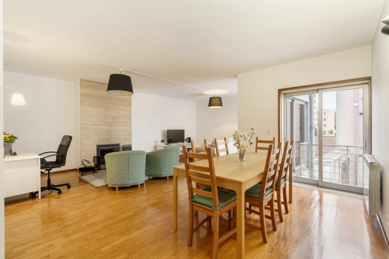 Apartamento T2 para Arrendamento férias em Braga (Maximinos, Sé e Cividade) Foto 3