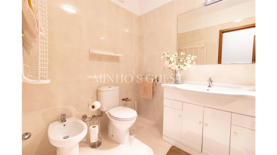 Apartamento T2 para Arrendamento férias em Braga (Maximinos, Sé e Cividade) Foto 30