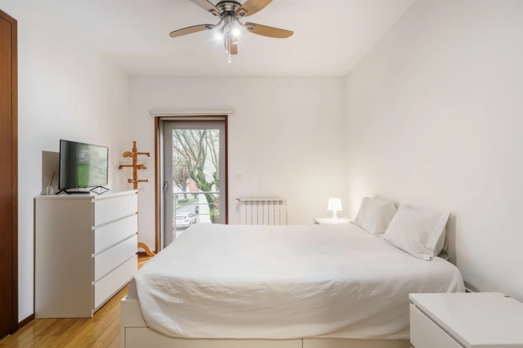 Apartamento T2 para Arrendamento férias em Braga (Maximinos, Sé e Cividade) Foto 2