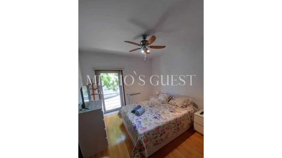 Apartamento T2 para Arrendamento férias em Braga (Maximinos, Sé e Cividade) Foto 12