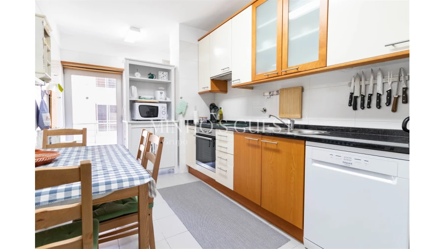 Apartamento T2 para Arrendamento férias em Braga (Maximinos, Sé e Cividade) Foto 4