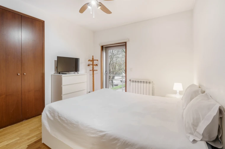 Apartamento T2 para Arrendamento férias em Braga (Maximinos, Sé e Cividade) Foto 10