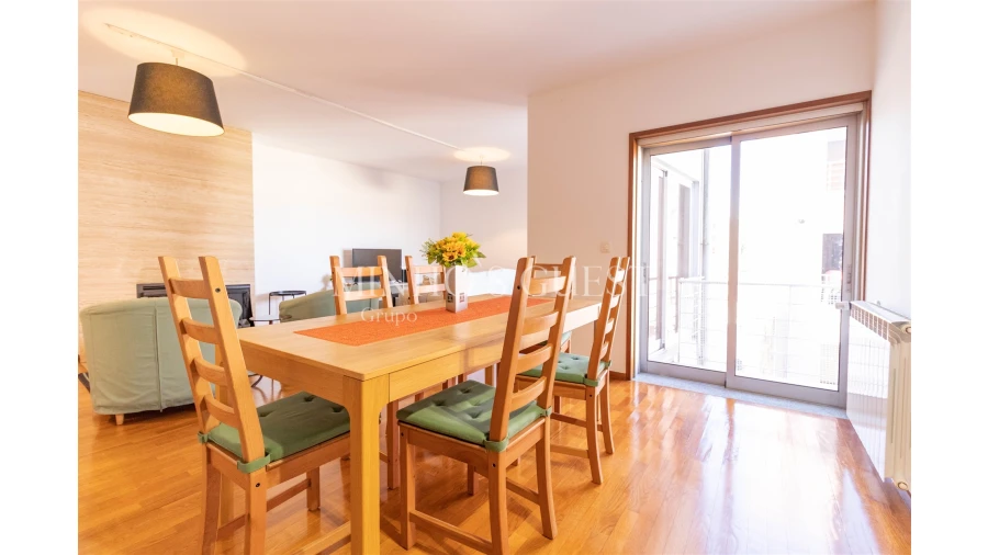 Apartamento T2 para Arrendamento férias em Braga (Maximinos, Sé e Cividade) Foto 3