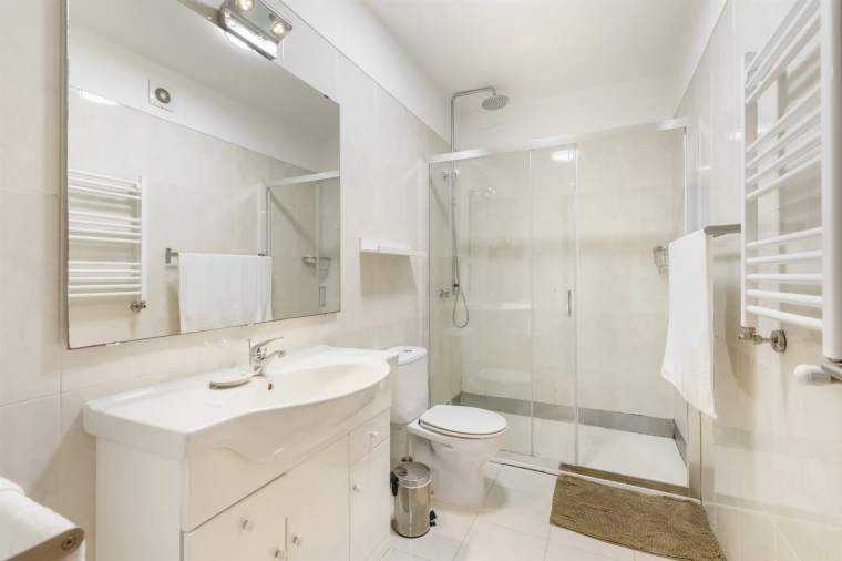 Apartamento T2 para Arrendamento férias em Braga (Maximinos, Sé e Cividade) Foto 8