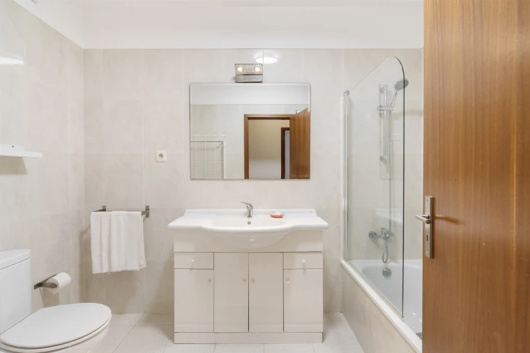 Apartamento T2 para Arrendamento férias em Braga (Maximinos, Sé e Cividade) Foto 9