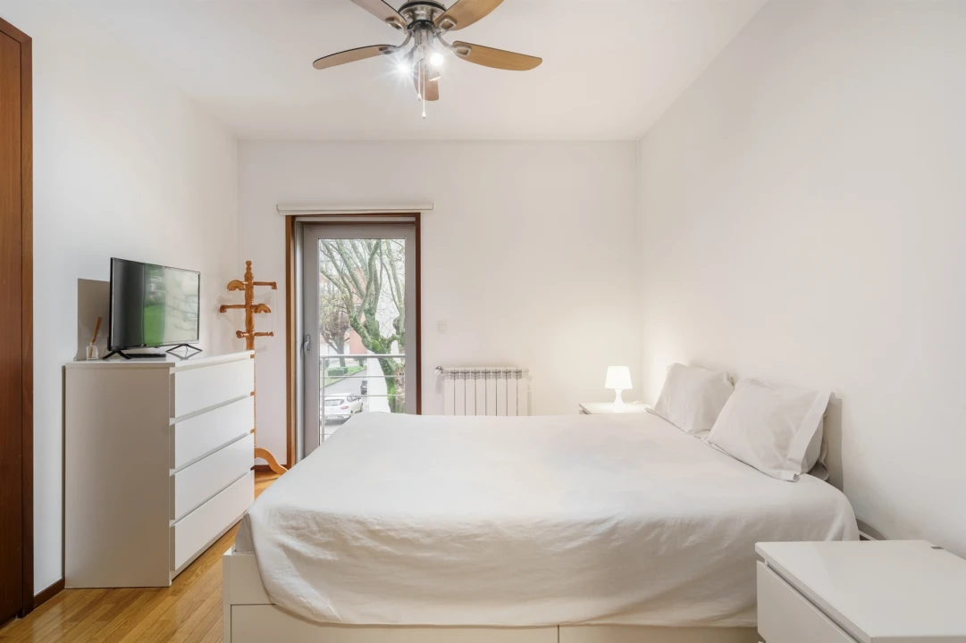 Apartamento T2 para Arrendamento férias em Braga (Maximinos, Sé e Cividade) Foto 2