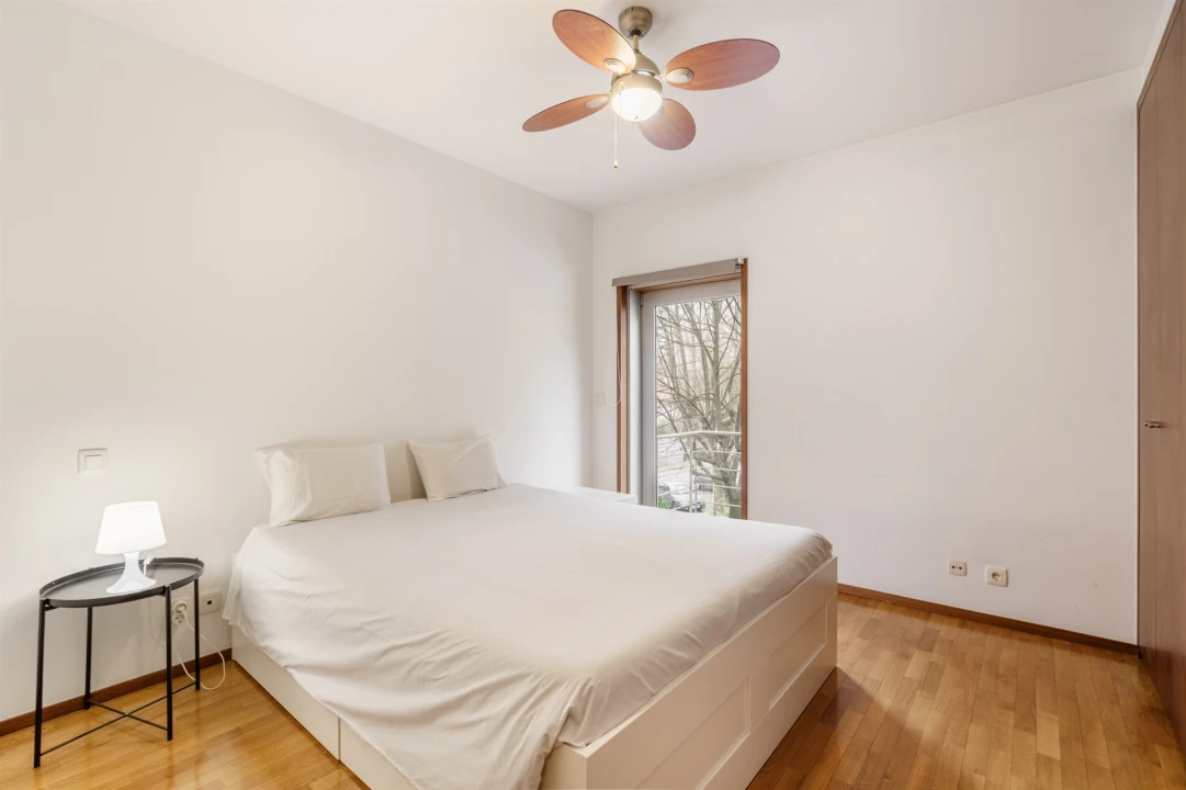 Apartamento T2 para Arrendamento férias em Braga (Maximinos, Sé e Cividade) Foto 7