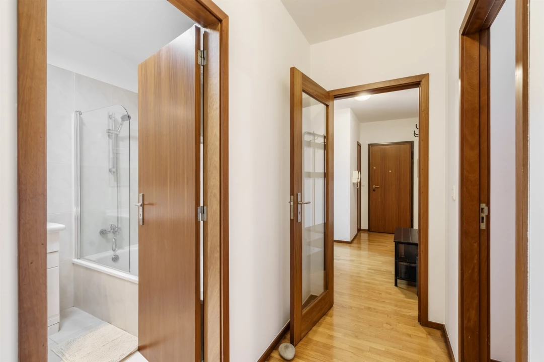 Apartamento T2 para Arrendamento férias em Braga (Maximinos, Sé e Cividade) Foto 12