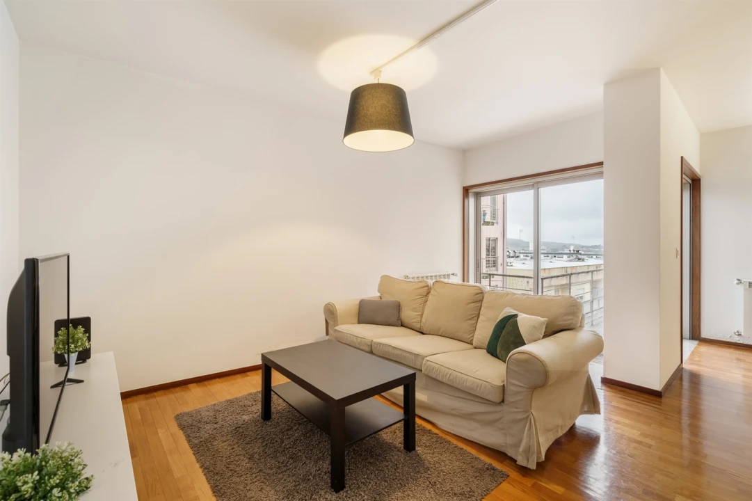 Apartamento T2 para Arrendamento férias em Braga (Maximinos, Sé e Cividade) Foto 15