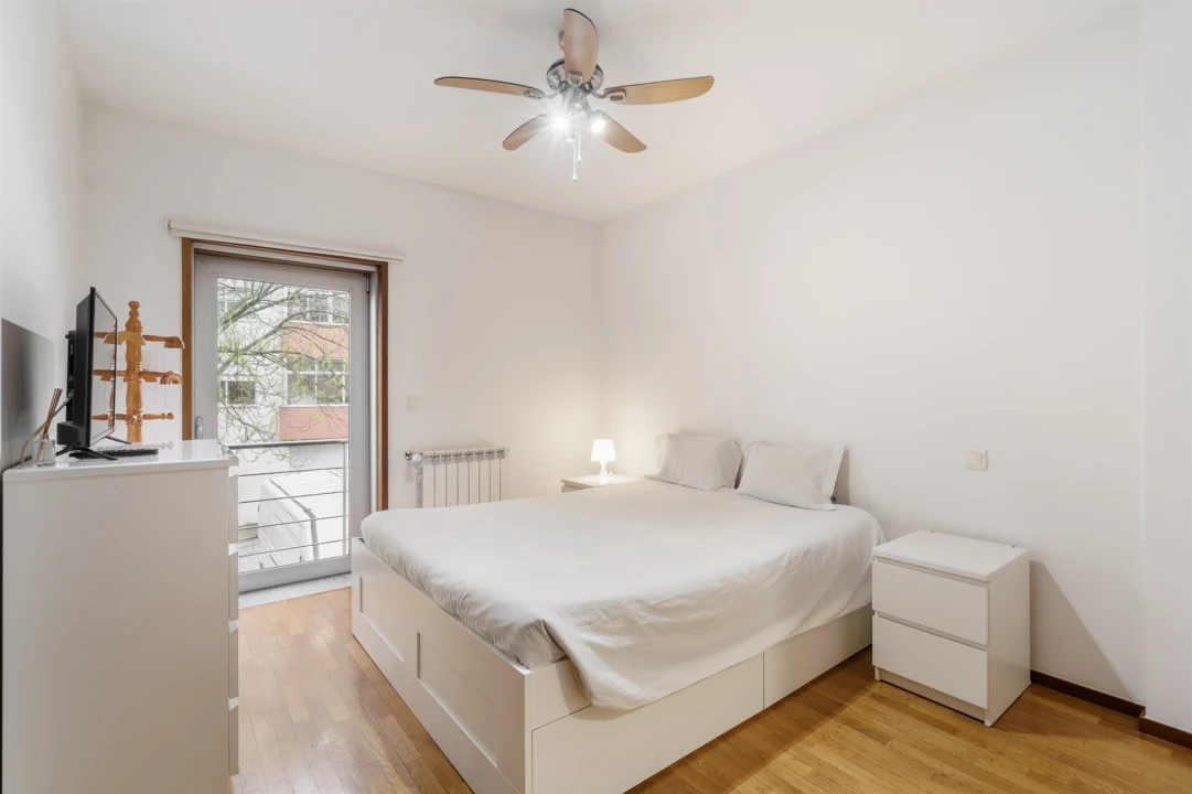 Apartamento T2 para Arrendamento férias em Braga (Maximinos, Sé e Cividade) Foto 13