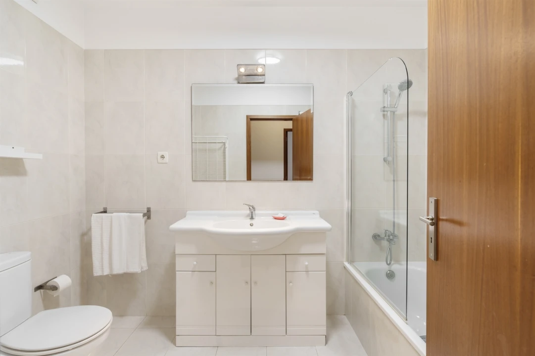 Apartamento T2 para Arrendamento férias em Braga (Maximinos, Sé e Cividade) Foto 9