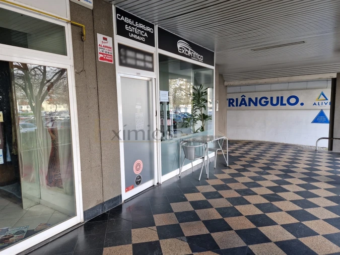 Loja para Venda em Santo Tirso, Couto (Santa Cristina e São Miguel) e Burgães Foto 4