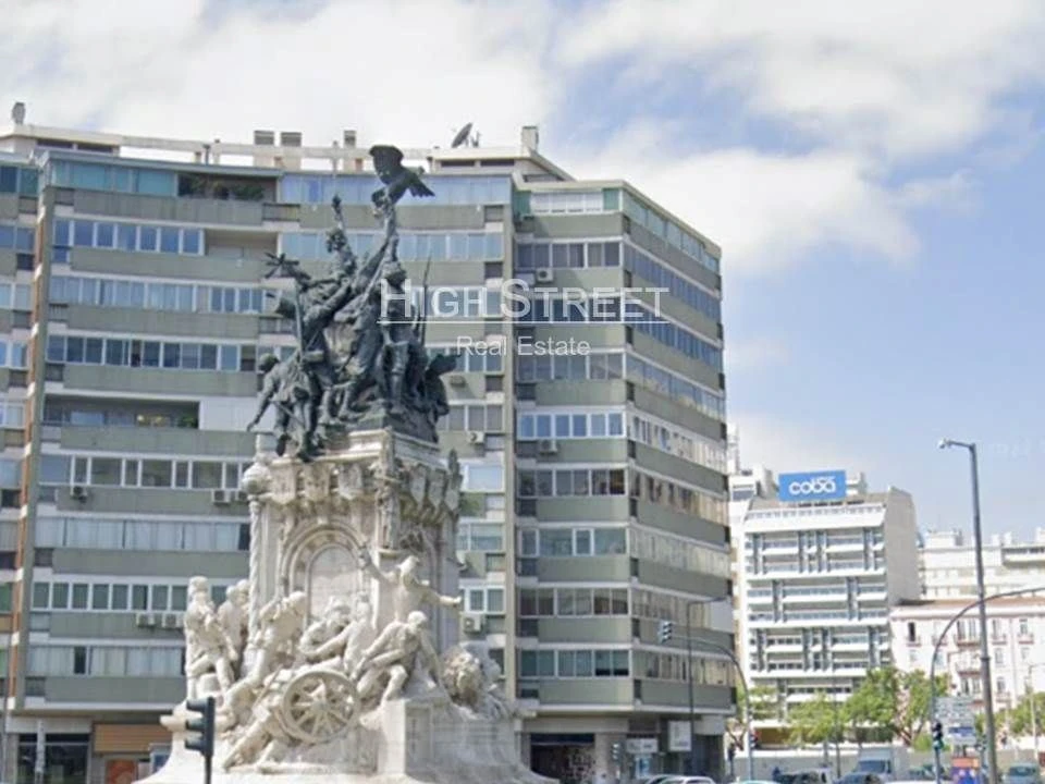 Loja para Arrendamento em Avenidas Novas Foto 2