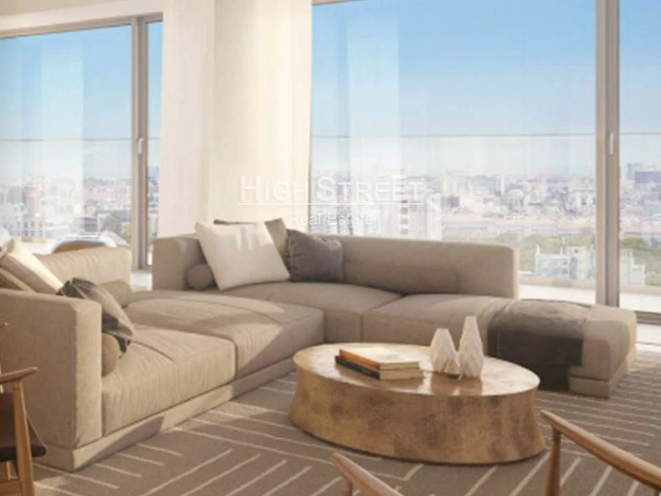 Apartamento T5 para Venda em Campolide Foto 3