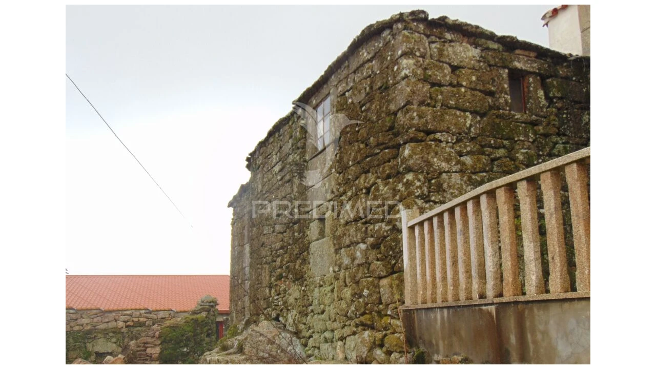 Moradia T3 para Venda em Nossa Senhora da Conceição, São Pedro e São Dinis Foto 1