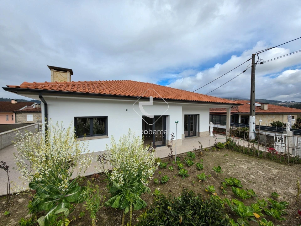 Moradia T3 para Venda em Ponte da Barca, V.N. Muía, Paço Vedro Magalhães Foto 1