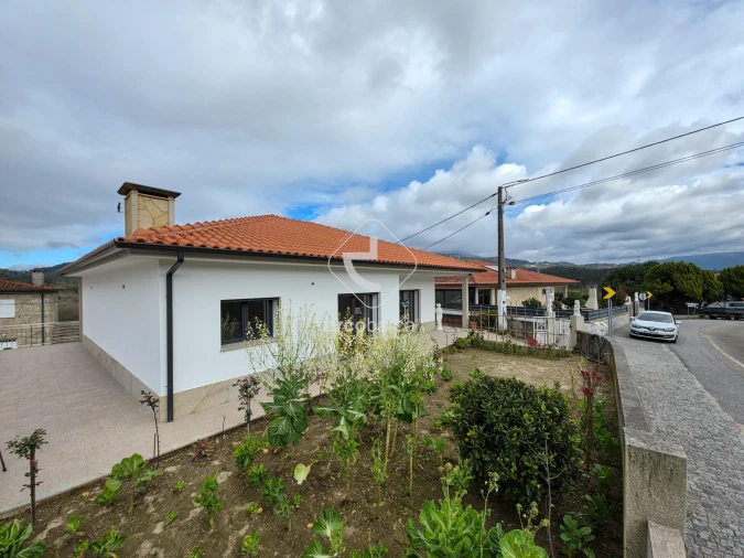 Moradia T3 para Venda em Ponte da Barca, V.N. Muía, Paço Vedro Magalhães Foto 25