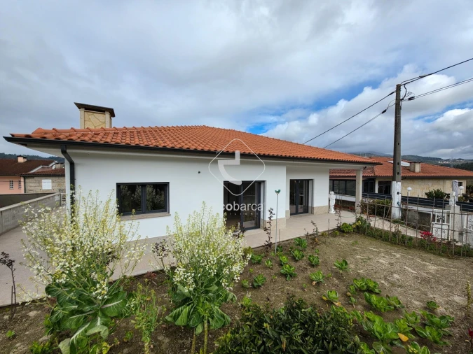 Moradia T3 para Venda em Ponte da Barca, V.N. Muía, Paço Vedro Magalhães