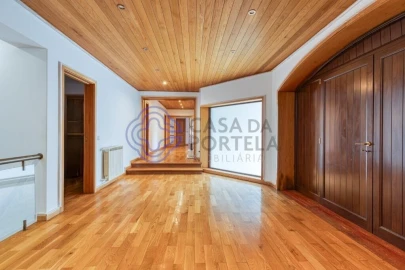 Moradia T5 para Venda em Castêlo da Maia