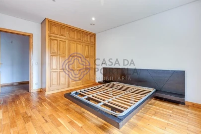 Moradia T5 para Venda em Castêlo da Maia
