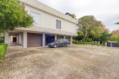 Moradia T5 para Venda em Castêlo da Maia