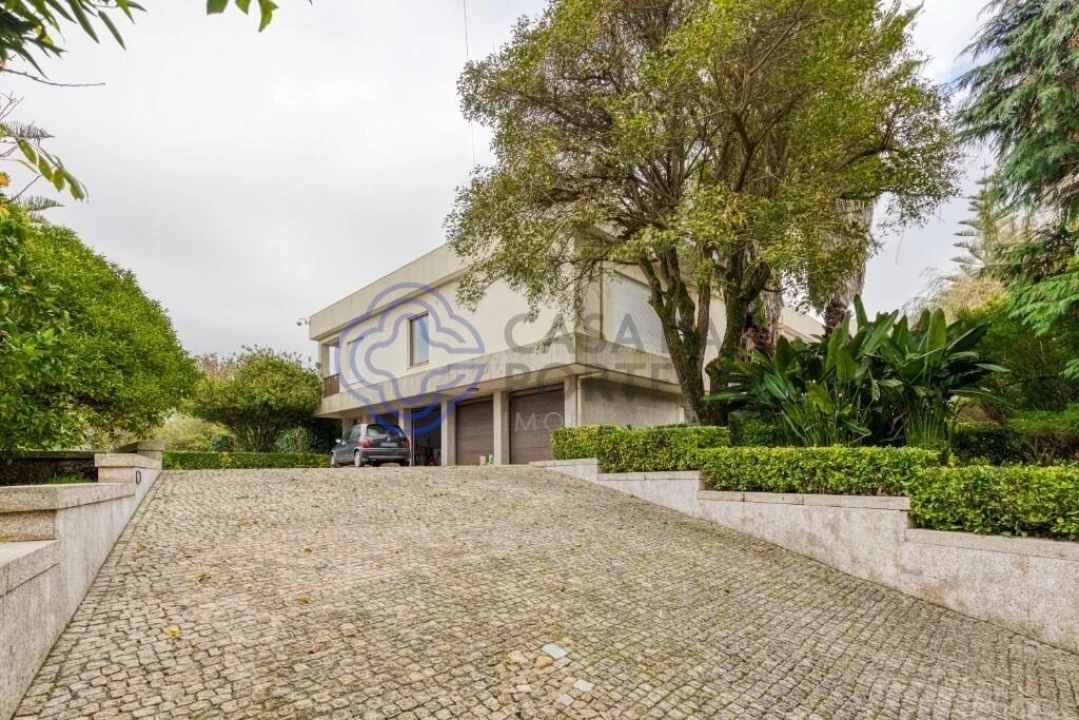 Moradia T5 para Venda em Castêlo da Maia Foto 1