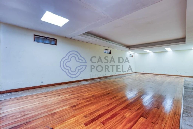 Moradia T5 para Venda em Castêlo da Maia Foto 43