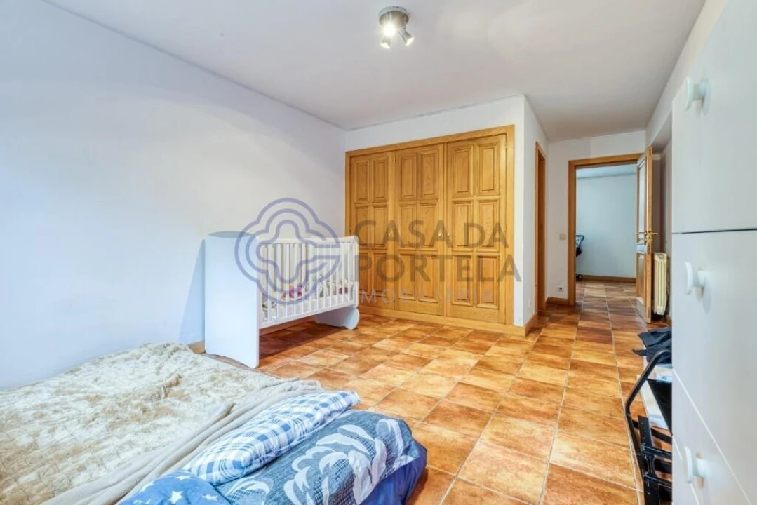 Moradia T5 para Venda em Castêlo da Maia Foto 32