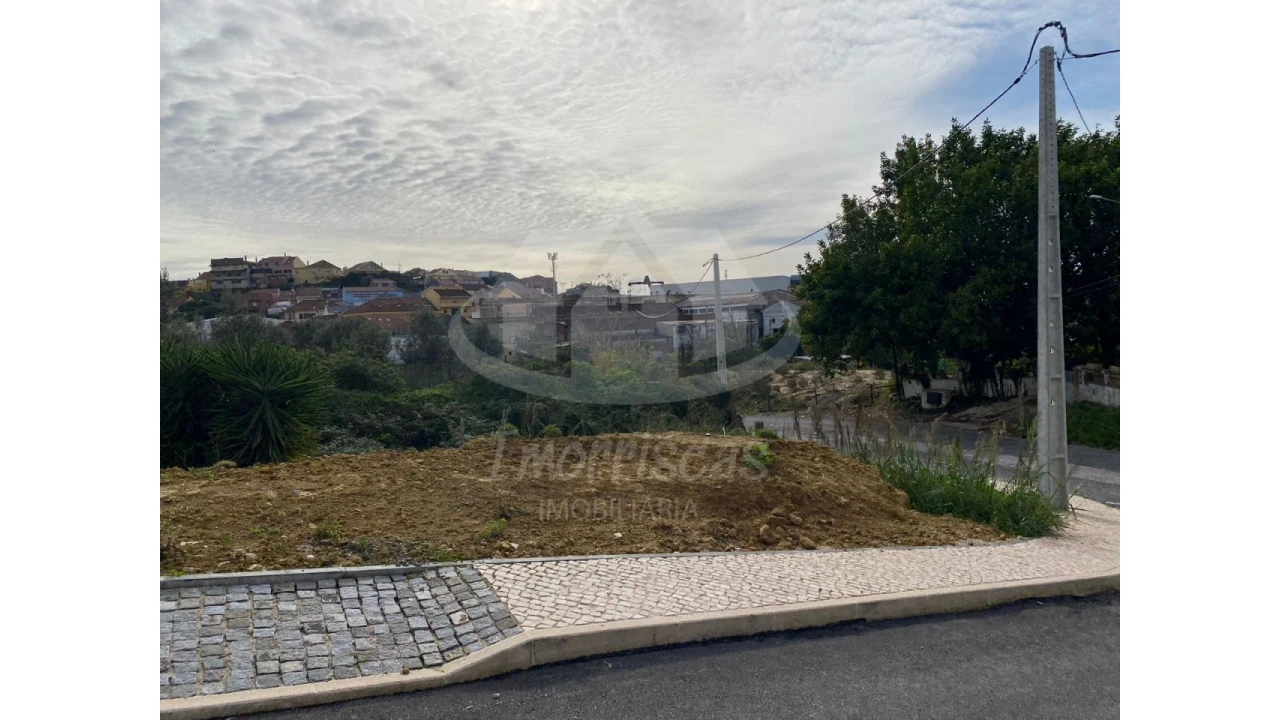 Terreno para Venda em Santo António dos Cavaleiros e Frielas Foto 2