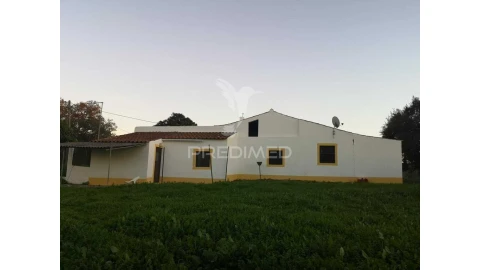 Moradia T5 para Venda em São Francisco da Serra