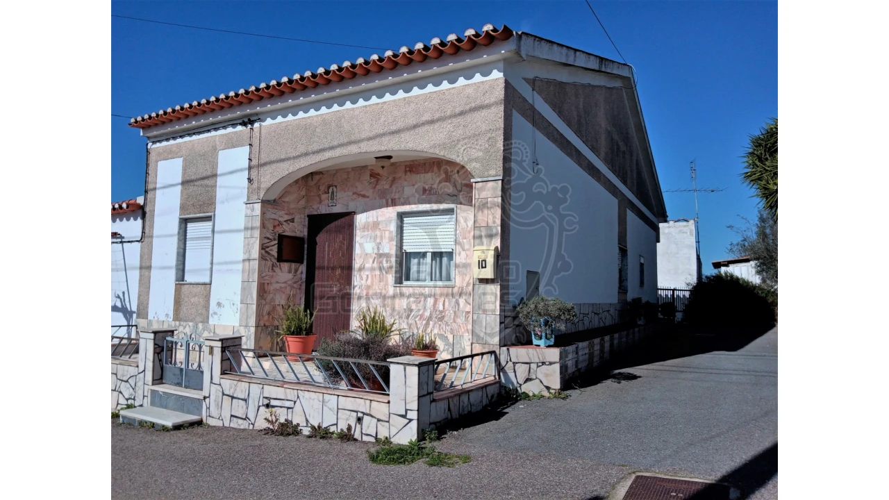 Moradia T3 para Venda em Estremoz (Santa Maria e Santo André) Foto 1