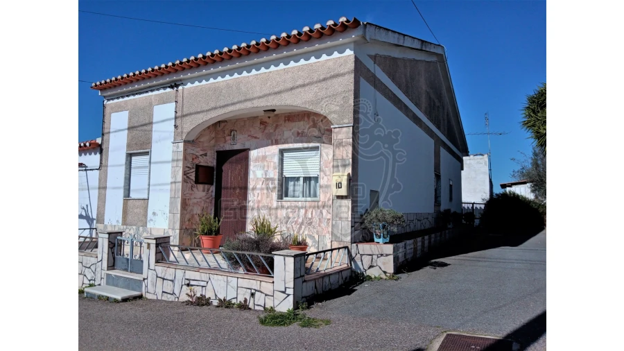 Moradia T3 para Venda em Estremoz (Santa Maria e Santo André) Foto 1