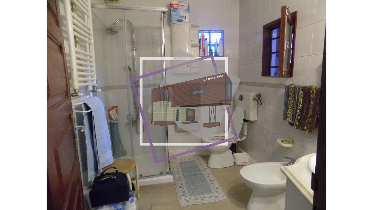 Moradia T3 para Venda em Vila e Roussas Foto 5