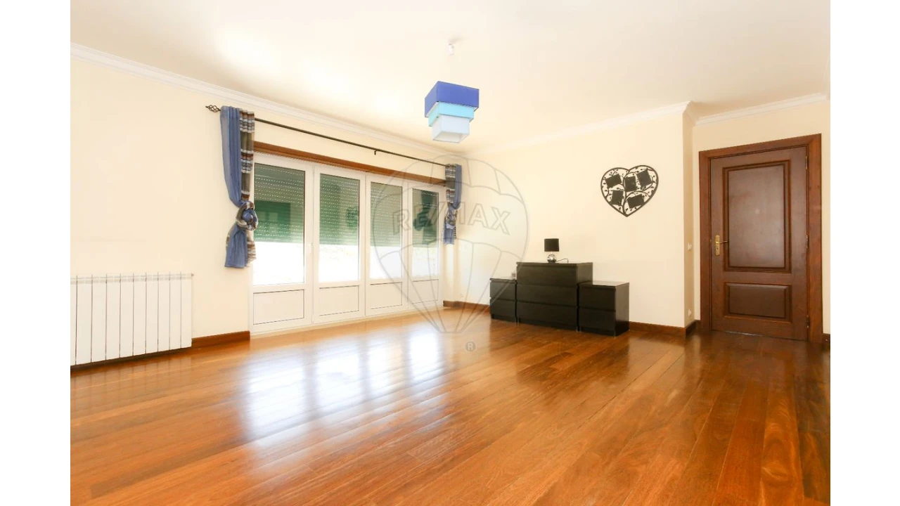 Moradia T4 para Venda em Trouxemil e Torre de Vilela Foto 11