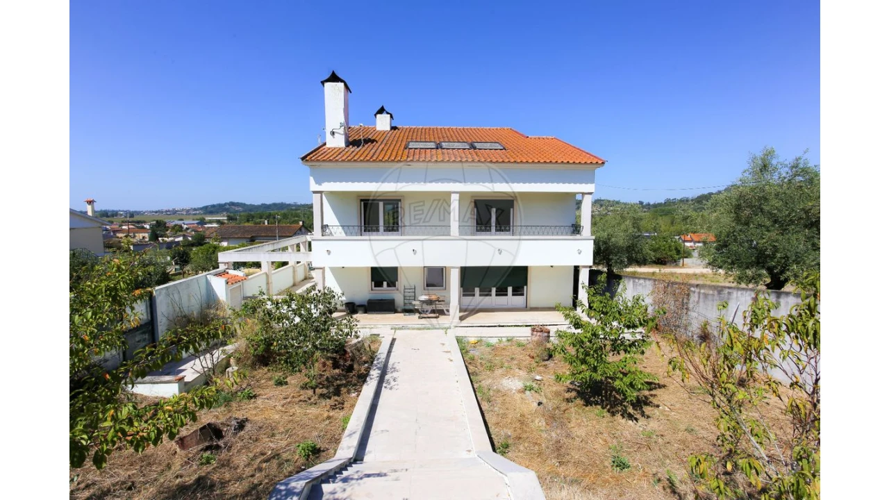 Moradia T4 para Venda em Trouxemil e Torre de Vilela Foto 42