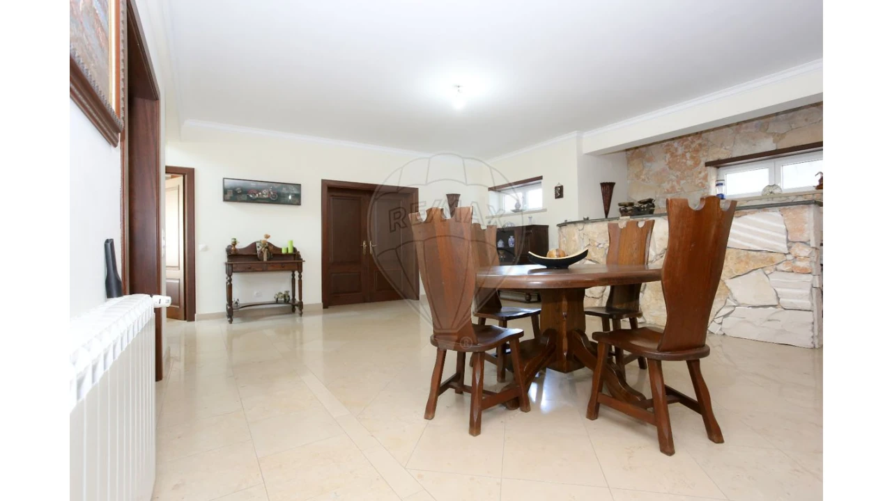 Moradia T4 para Venda em Trouxemil e Torre de Vilela Foto 36