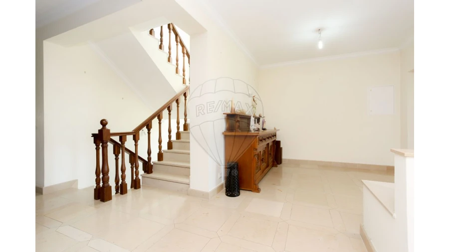 Moradia T4 para Venda em Trouxemil e Torre de Vilela Foto 5