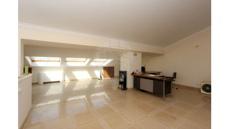 Moradia T4 para Venda em Trouxemil e Torre de Vilela Foto 31