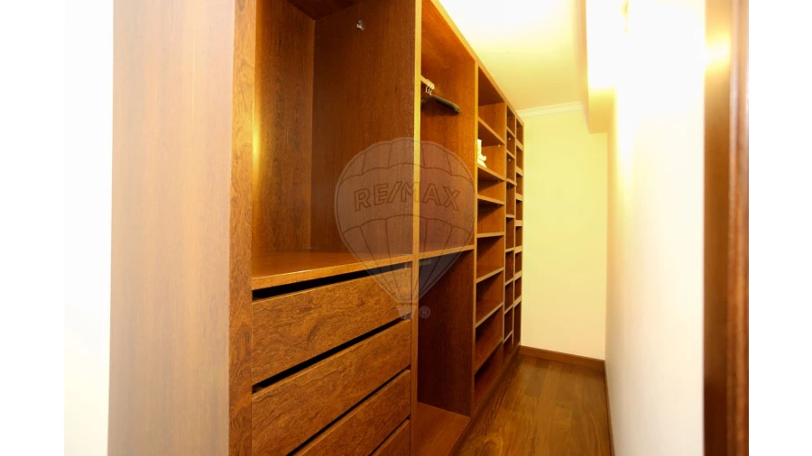 Moradia T4 para Venda em Trouxemil e Torre de Vilela Foto 21