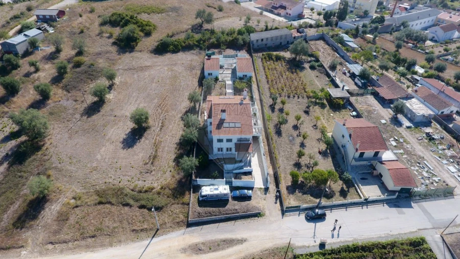 Moradia T4 para Venda em Trouxemil e Torre de Vilela Foto 2