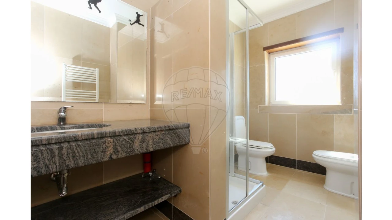 Moradia T4 para Venda em Trouxemil e Torre de Vilela Foto 27