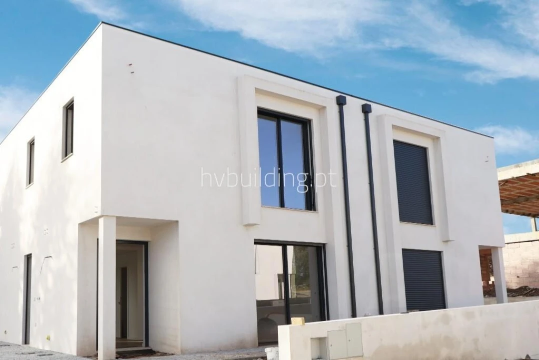 Moradia T2 para Venda em Lijo Foto 2