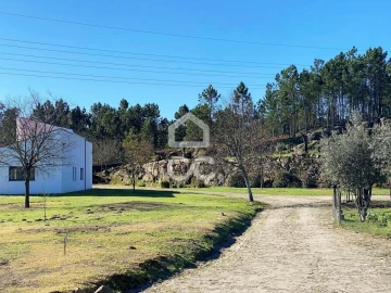 Moradia T4 para Venda em Bodiosa