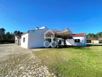 Moradia T4 para Venda em Bodiosa