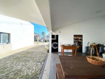 Moradia T4 para Venda em Bodiosa