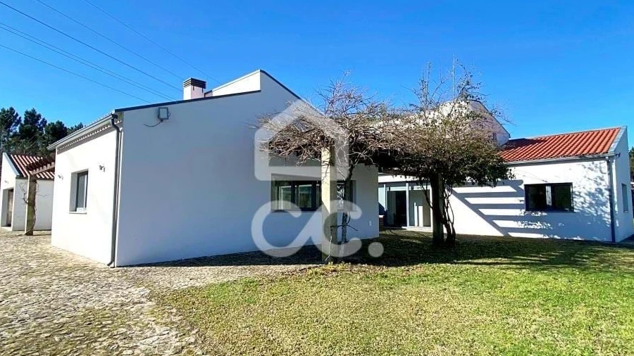 Moradia T4 para Venda em Bodiosa